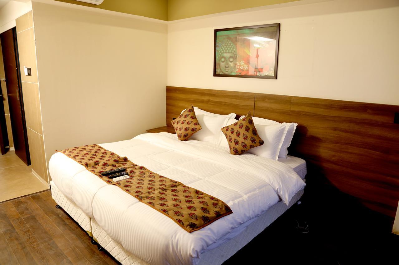 Hotel Mumbai House Andheri East, Мумбаї Екстер'єр фото