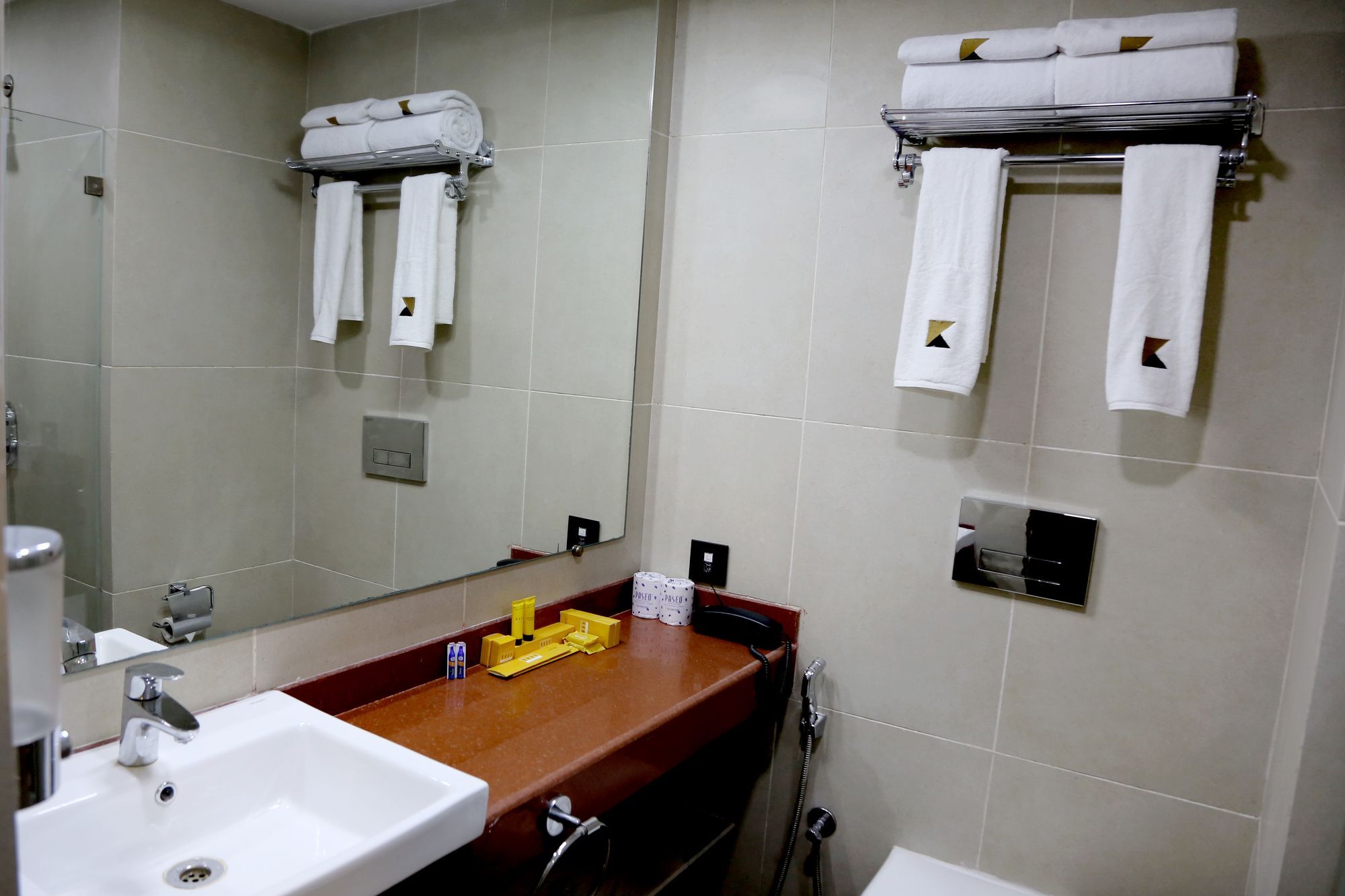 Hotel Mumbai House Andheri East, Мумбаї Екстер'єр фото
