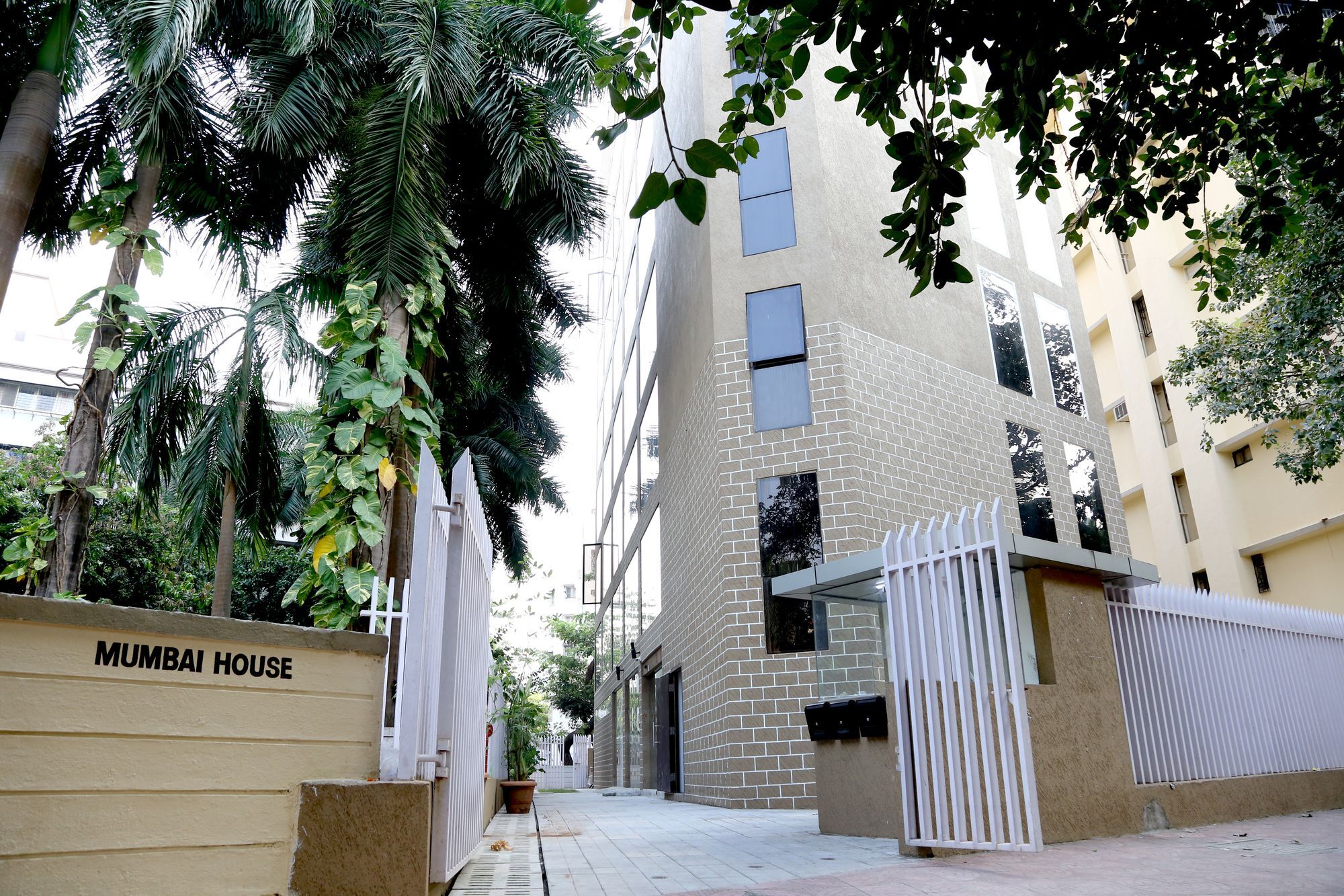 Hotel Mumbai House Andheri East, Мумбаї Екстер'єр фото