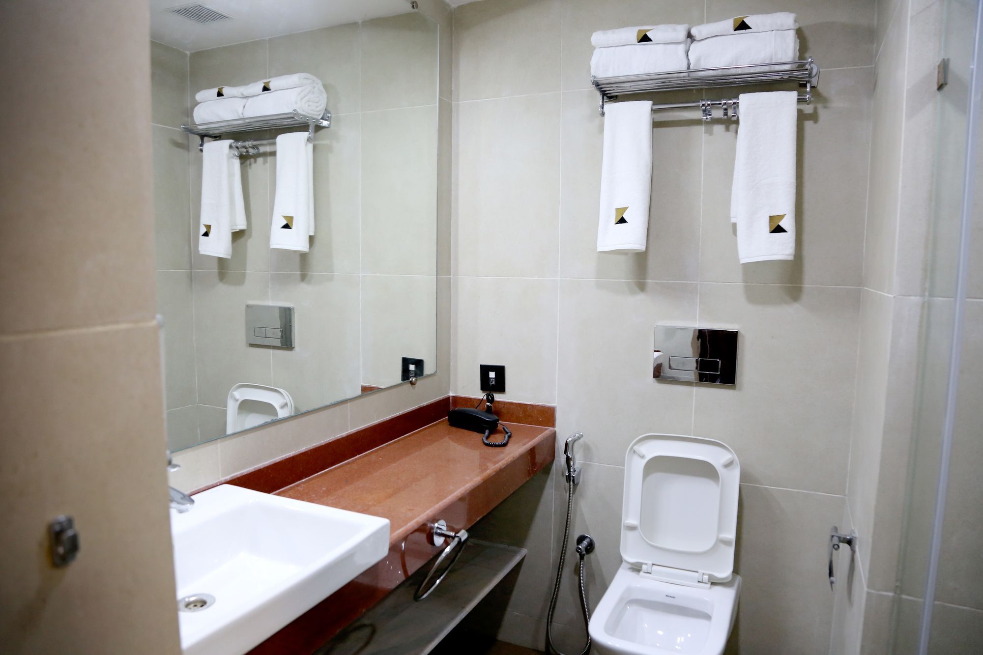 Hotel Mumbai House Andheri East, Мумбаї Екстер'єр фото